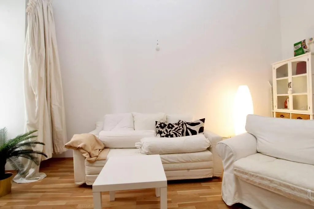 Central And Comfy City Apartment Bécs