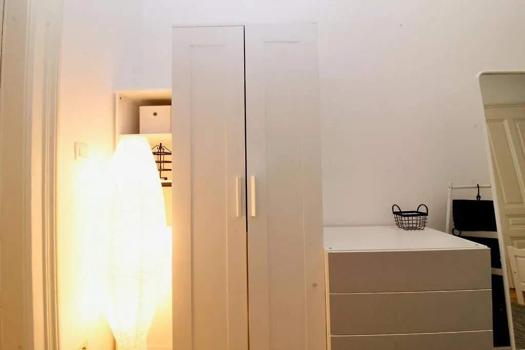 Central And Comfy City Apartment Vienna Austria