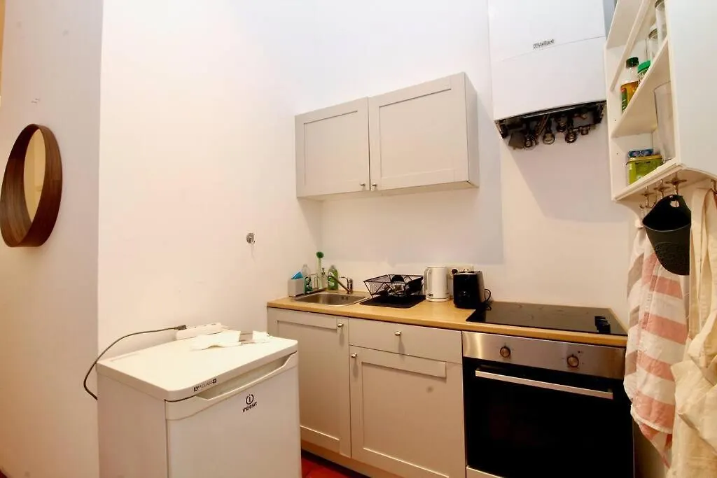 Central And Comfy City Apartment Vienna