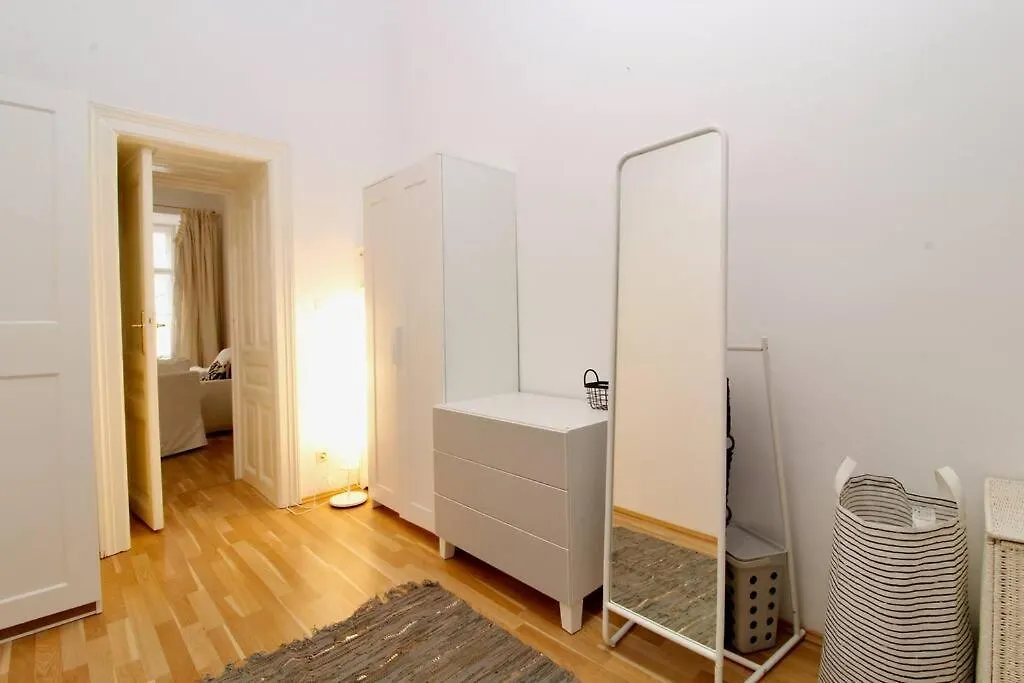 Central And Comfy City Apartment Vienna