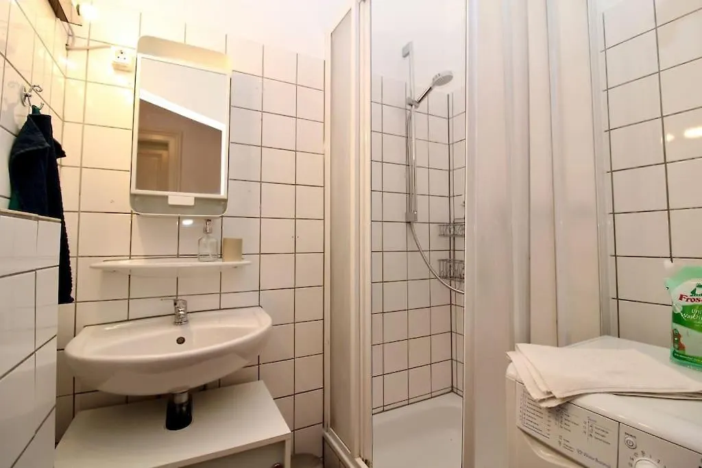 Central And Comfy City Apartment Vienna